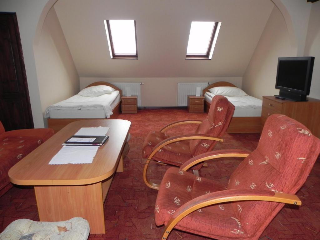 Pensjonat Galery Świebodzice Kamer foto