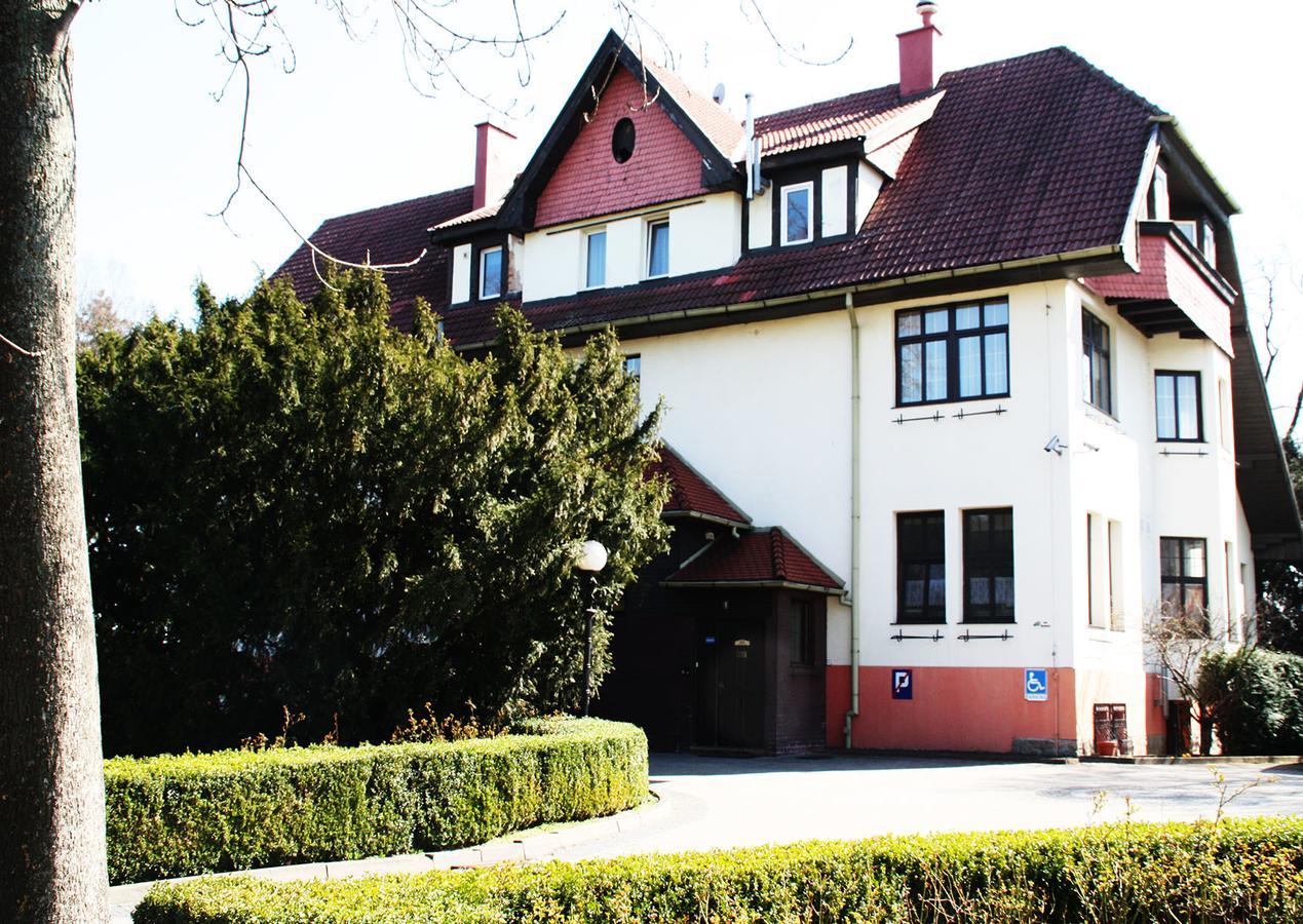 Pensjonat Galery Świebodzice Buitenkant foto